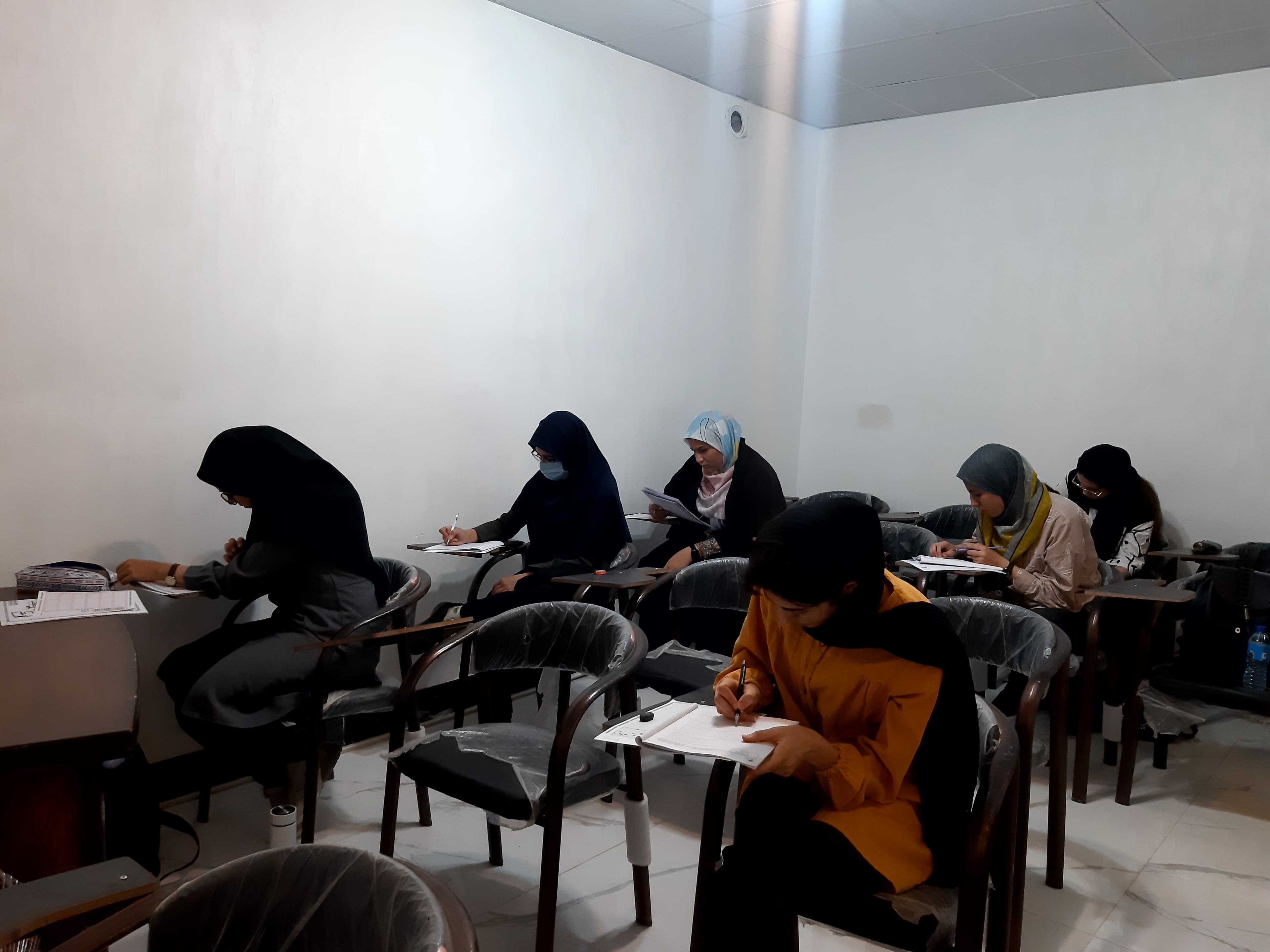 ثبت نام دو آزمون هدیه قلم چی