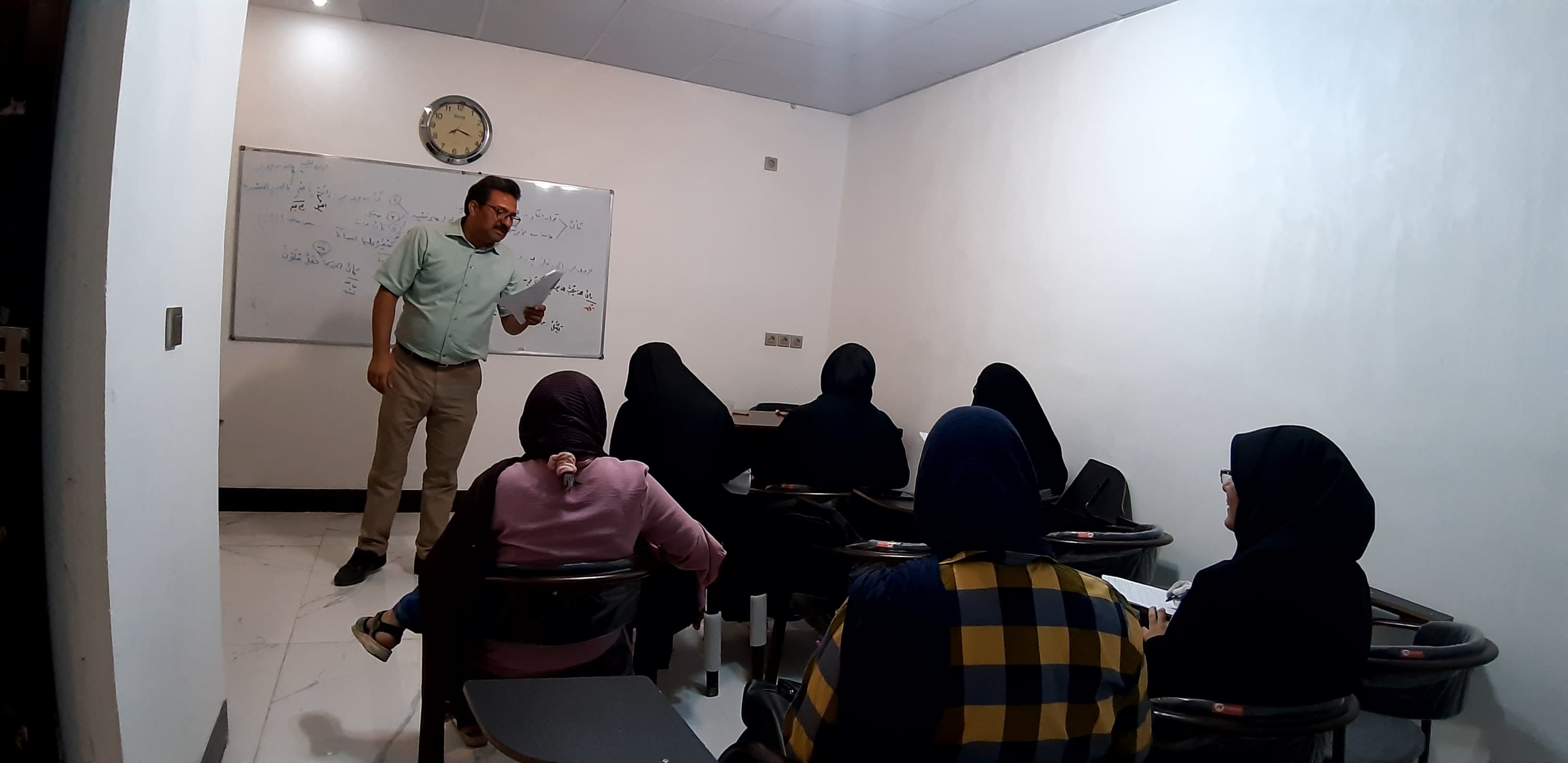 برگزاری کلاس های آموزشی به صورت عمومی و خصوصی